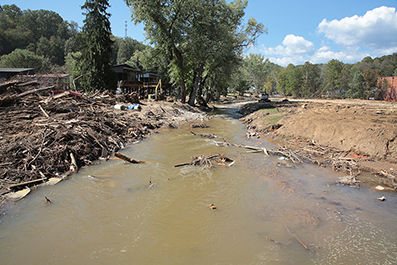 Hurricane Helene Aftermath : North Carolina : Personal Photo Projects : Photos : Richard Moore : Photographer